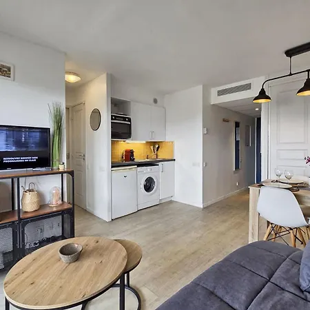 Apartment Lx145 T2 Terrasse & Vue Piscine A Pied *